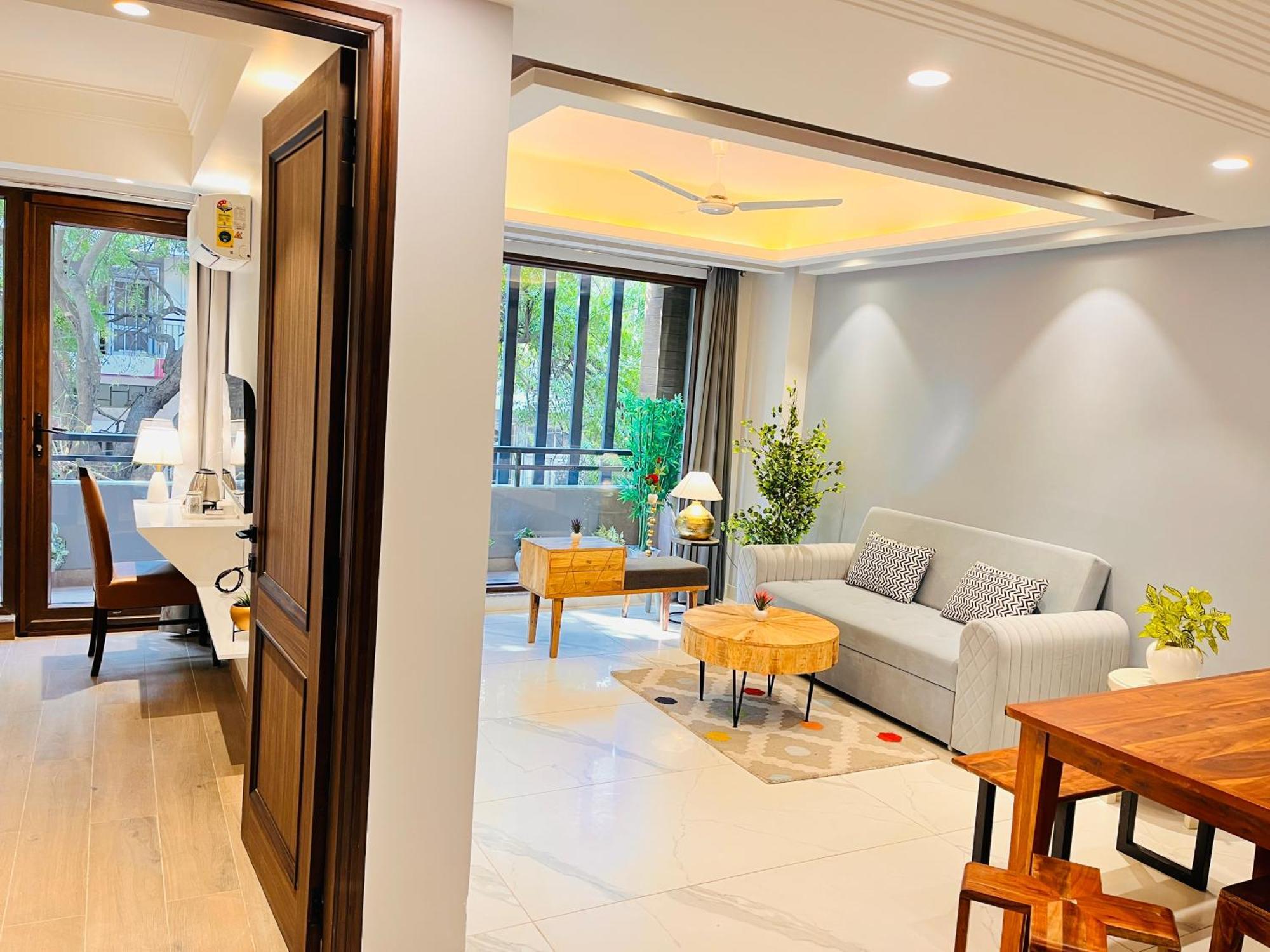 Hotel Gianmala Residency South Extension Near Aiims Delhi Нью-Дели Экстерьер фото