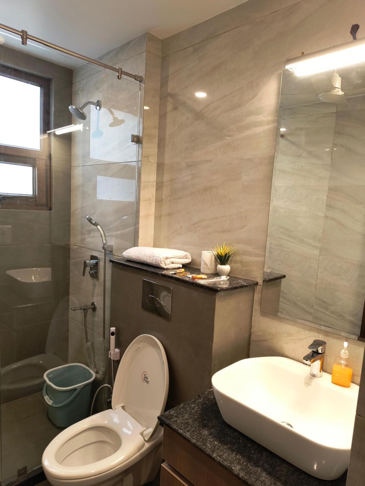 Hotel Gianmala Residency South Extension Near Aiims Delhi Нью-Дели Экстерьер фото