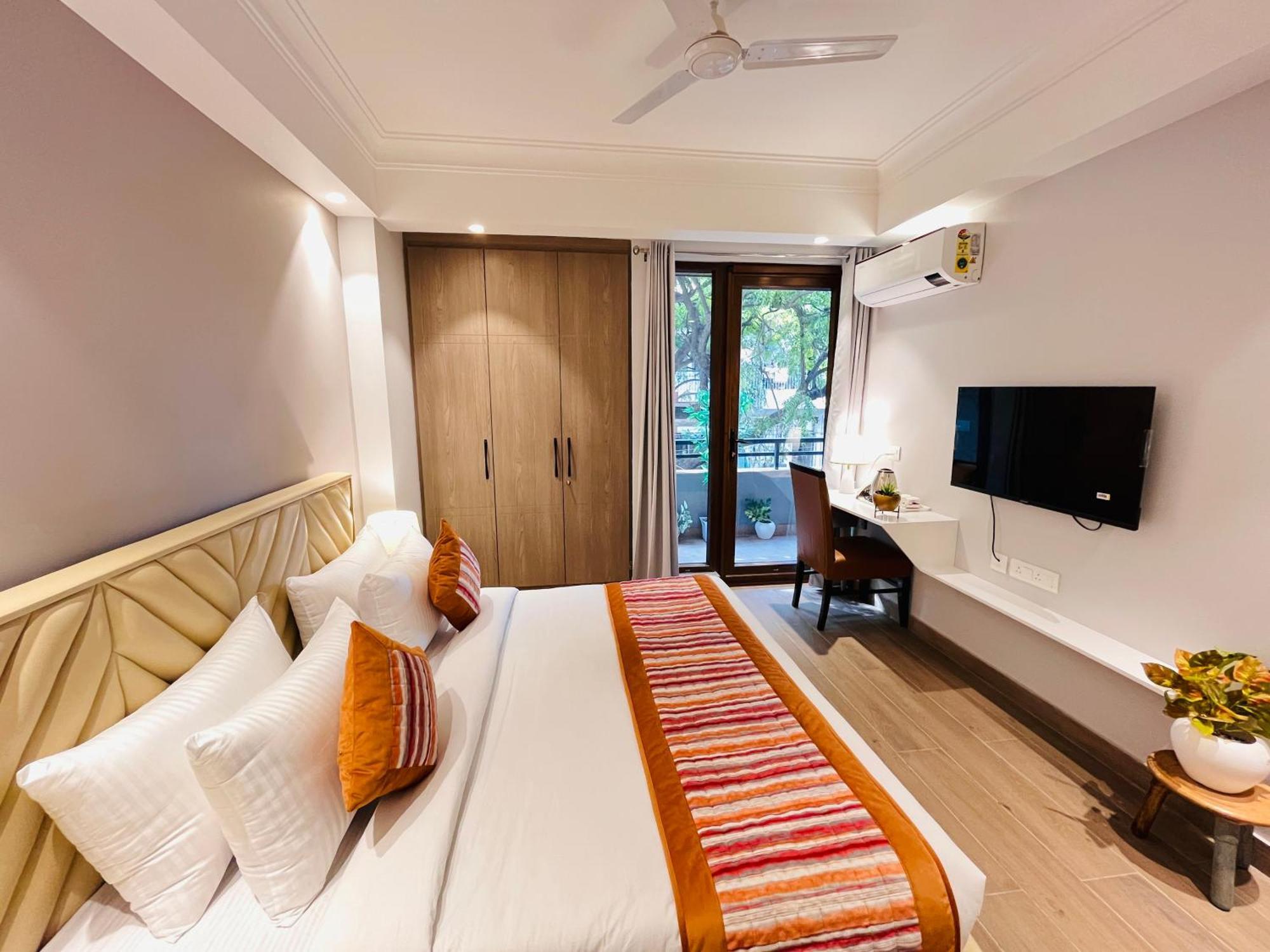 Hotel Gianmala Residency South Extension Near Aiims Delhi Нью-Дели Экстерьер фото