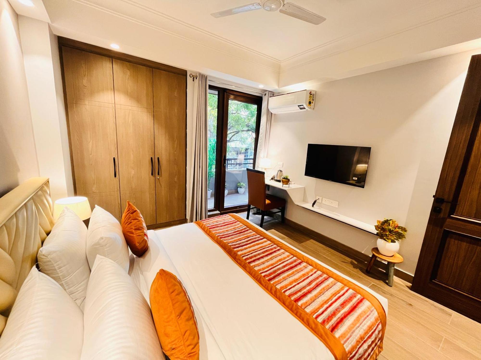 Hotel Gianmala Residency South Extension Near Aiims Delhi Нью-Дели Экстерьер фото