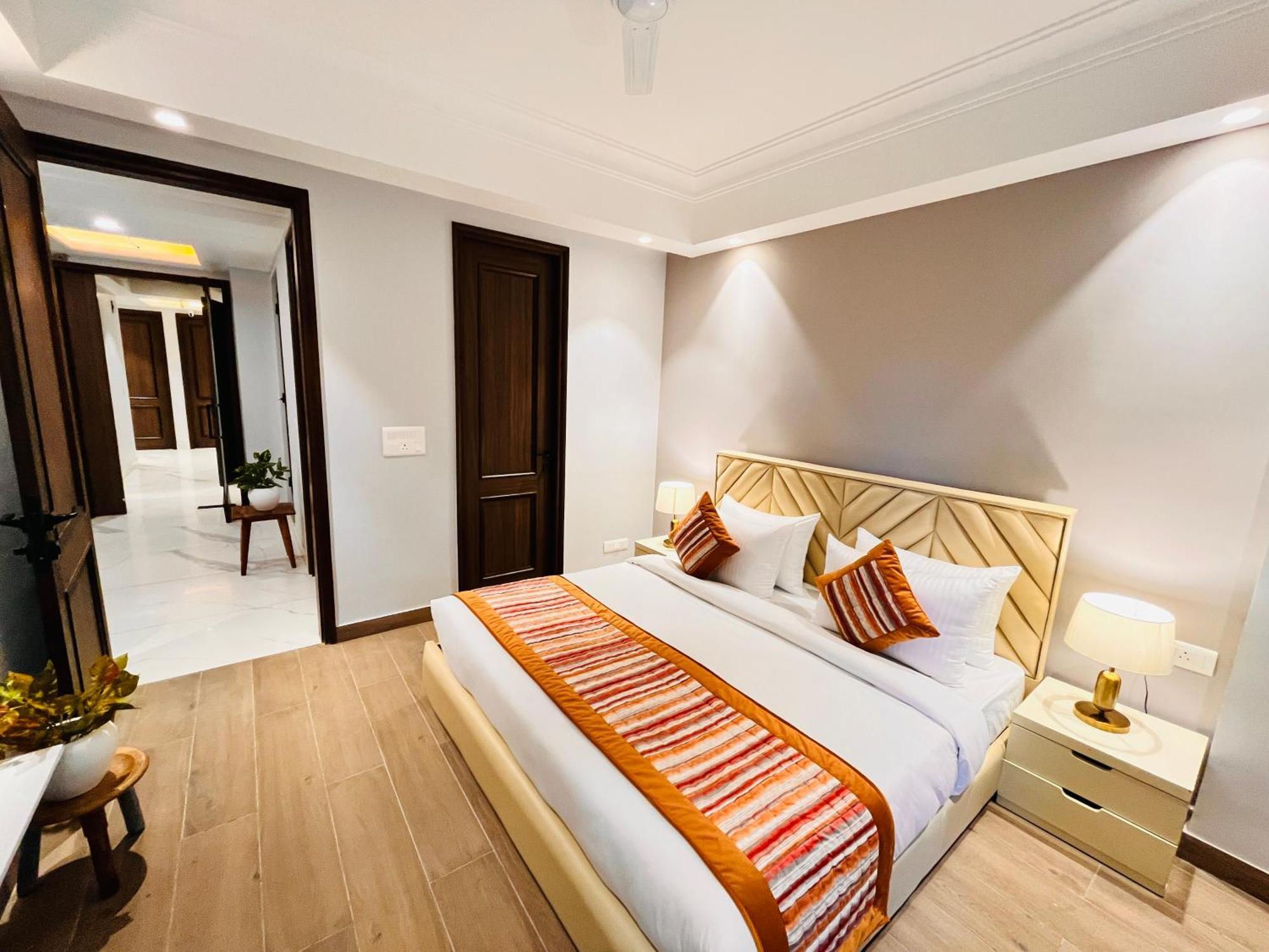 Hotel Gianmala Residency South Extension Near Aiims Delhi Нью-Дели Экстерьер фото