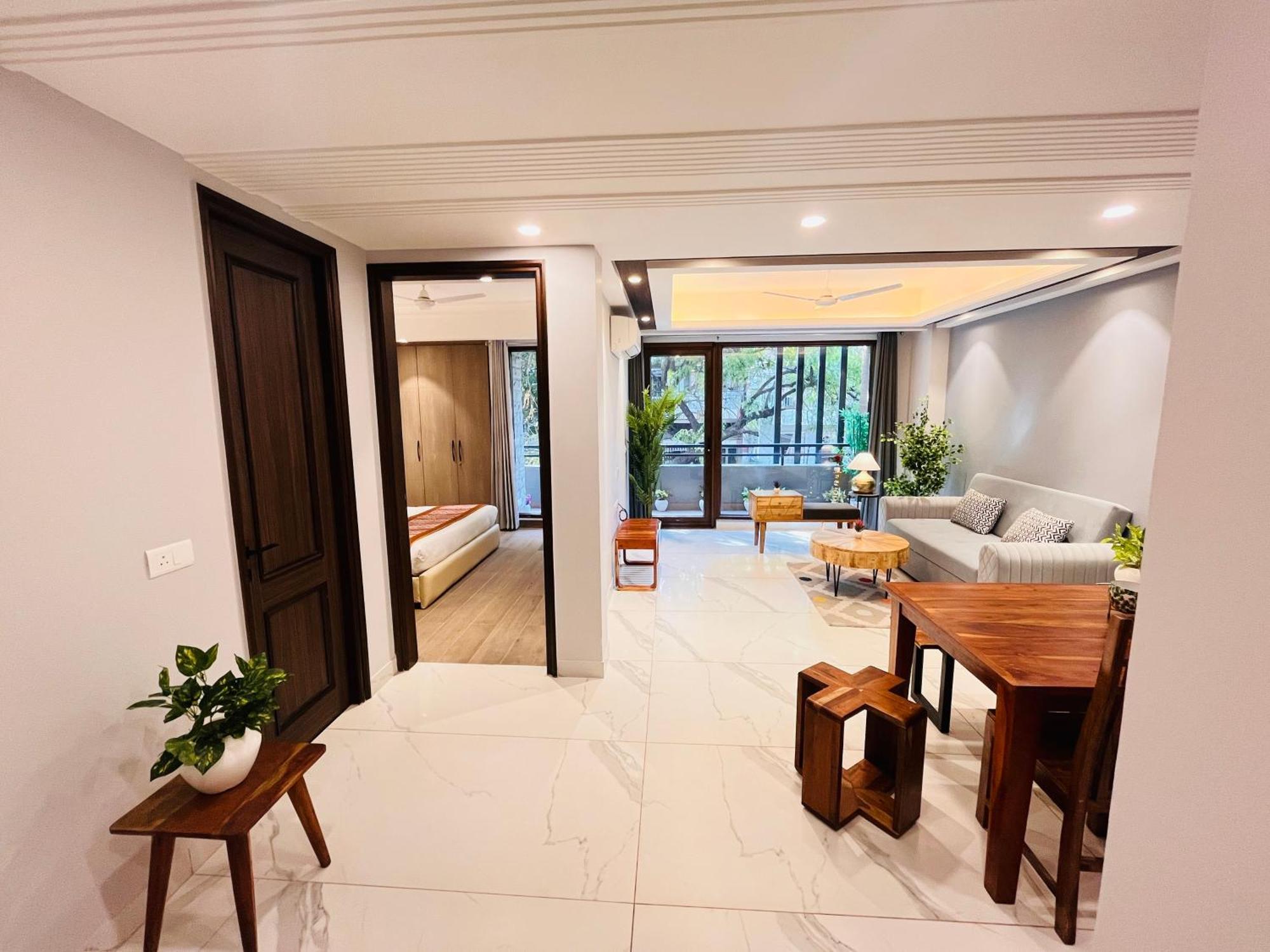 Hotel Gianmala Residency South Extension Near Aiims Delhi Нью-Дели Экстерьер фото