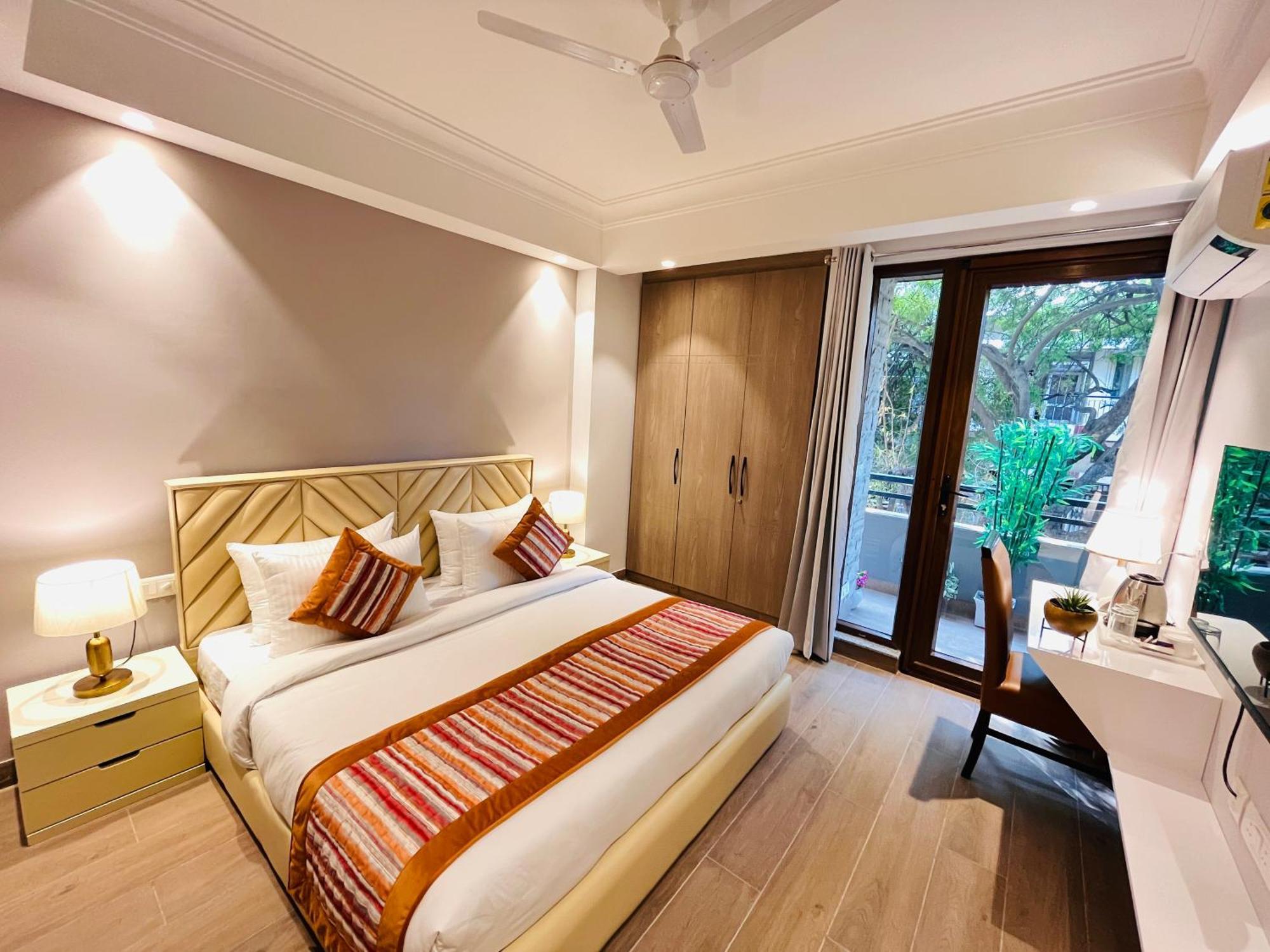 Hotel Gianmala Residency South Extension Near Aiims Delhi Нью-Дели Экстерьер фото
