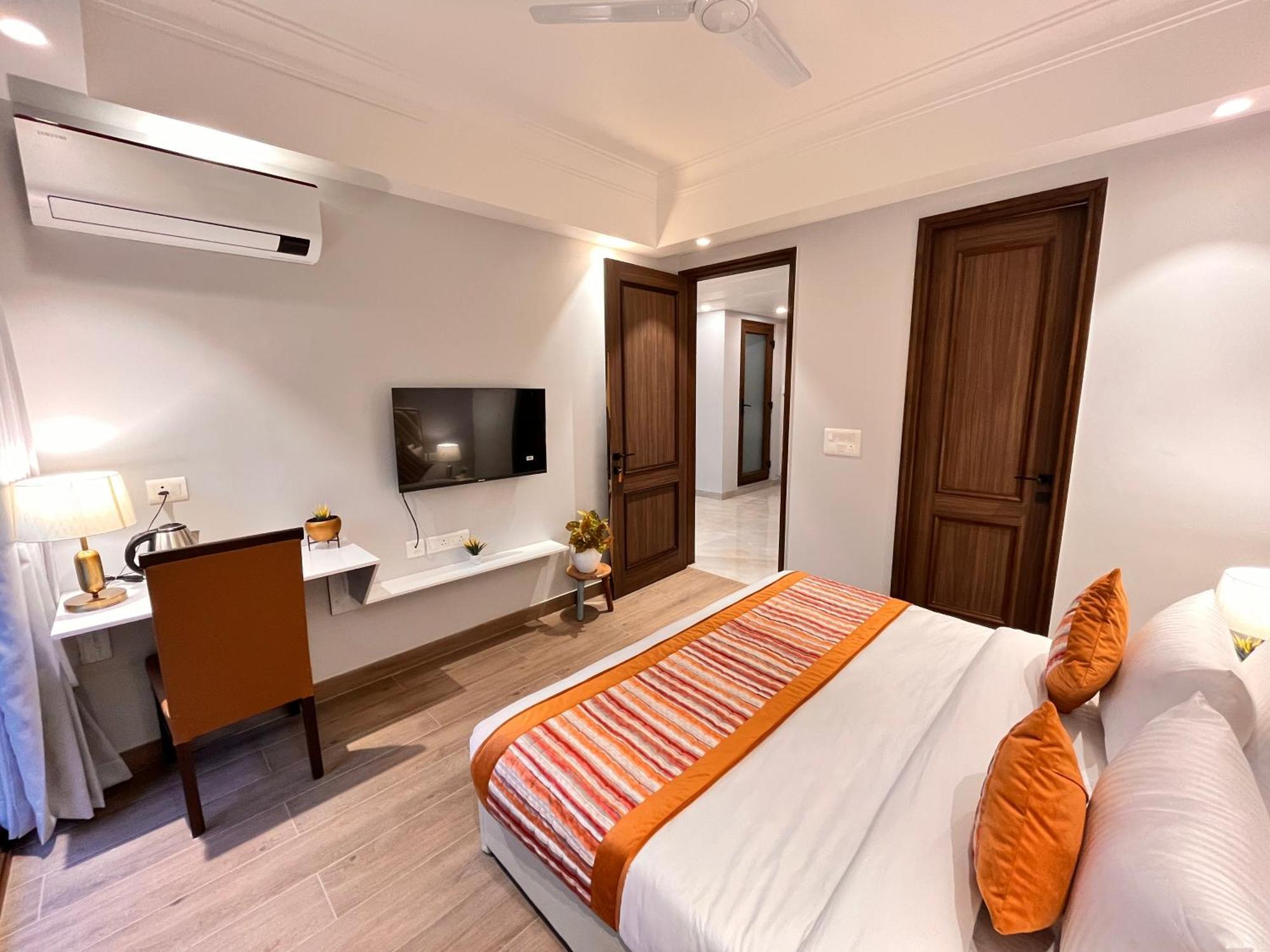 Hotel Gianmala Residency South Extension Near Aiims Delhi Нью-Дели Экстерьер фото