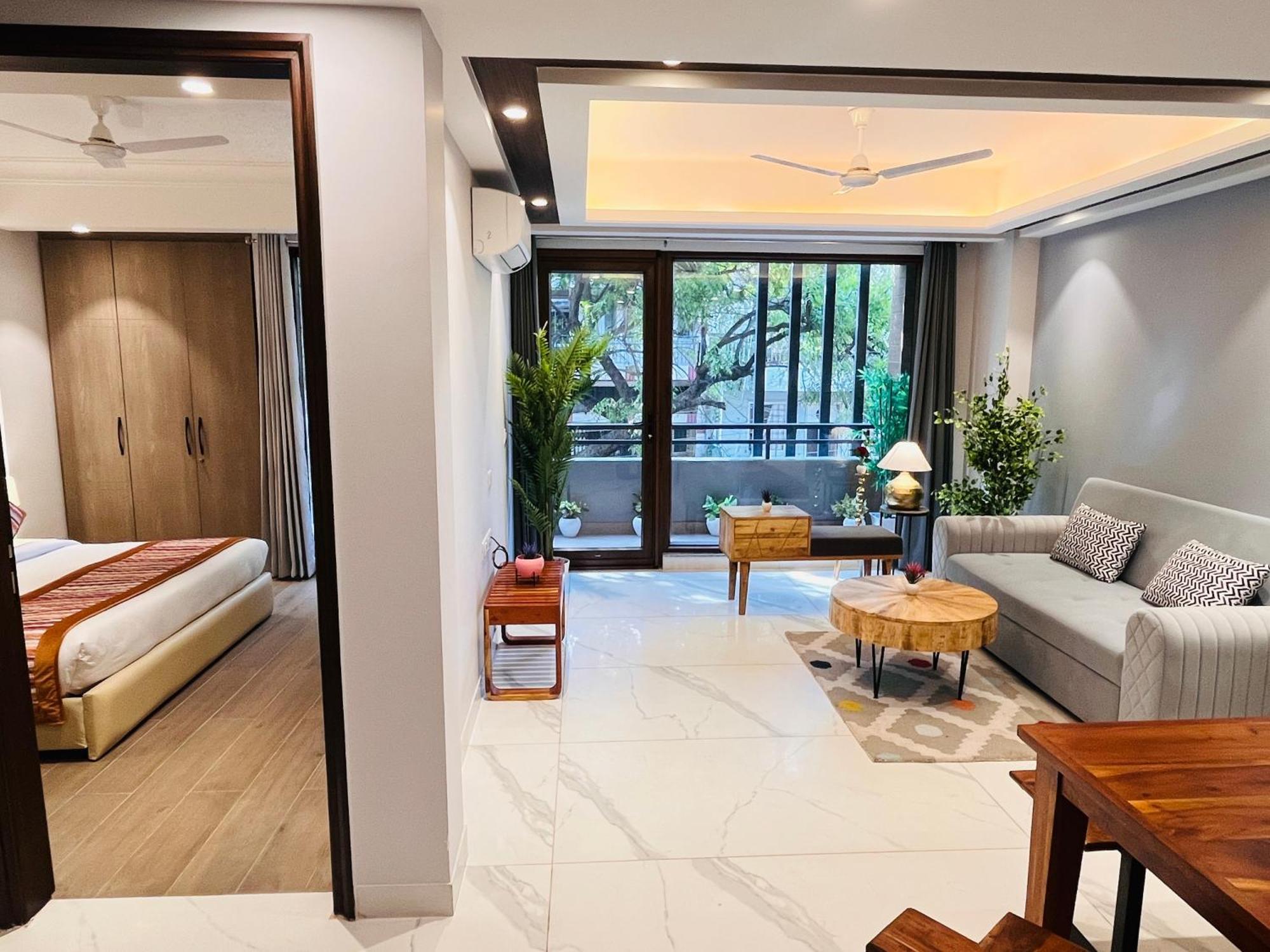 Hotel Gianmala Residency South Extension Near Aiims Delhi Нью-Дели Экстерьер фото